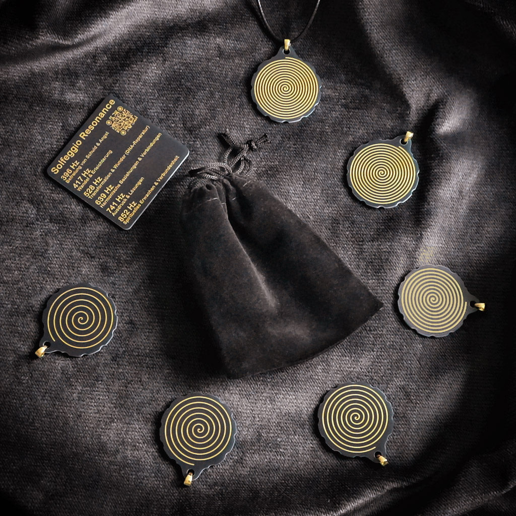 Das komplette Solfeggio Resonanz Set mit sechs Anhängern, Legendentafel und Samtbeutel